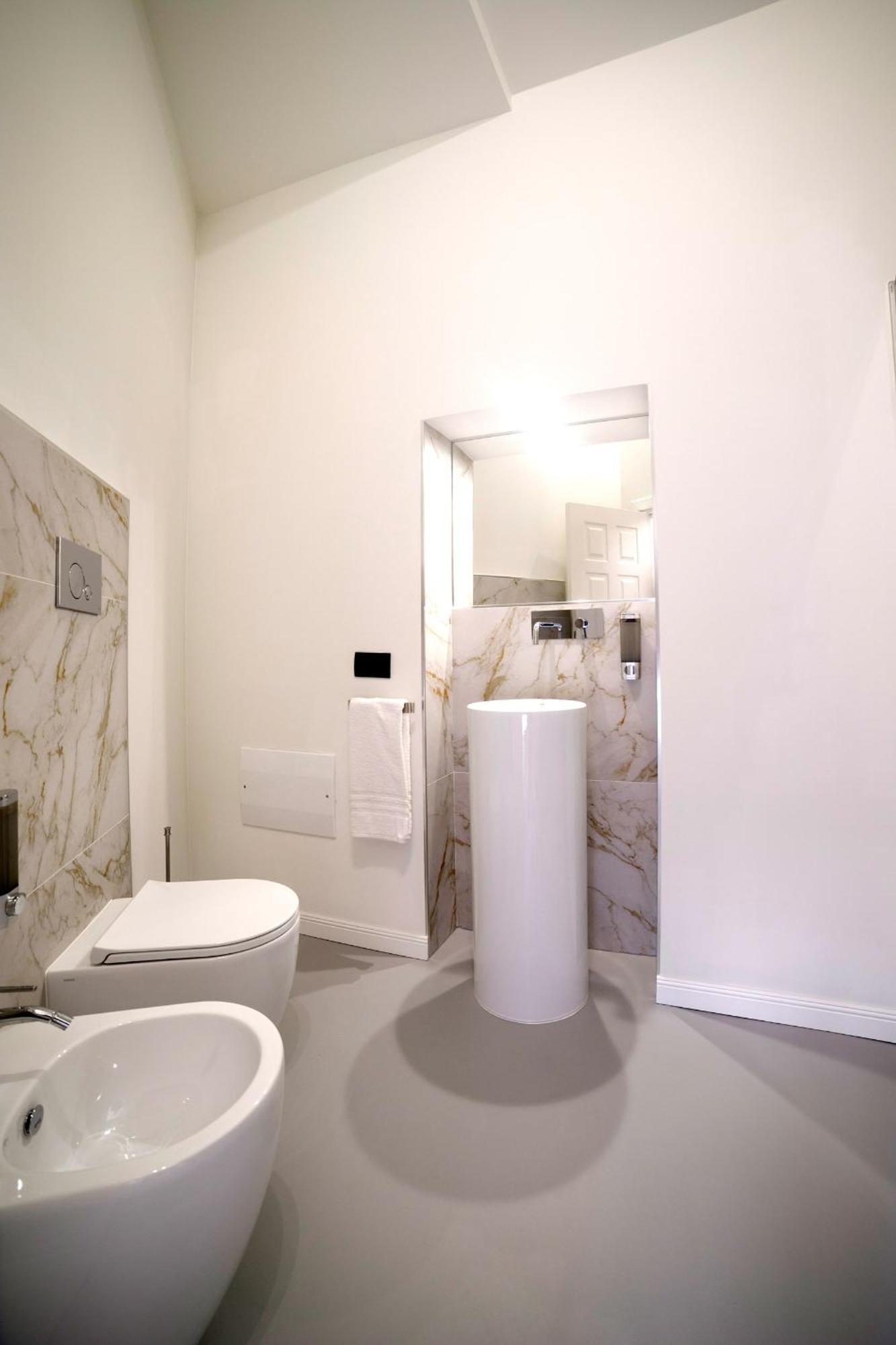 Corsovittorio87Suite 칼리아리 외부 사진